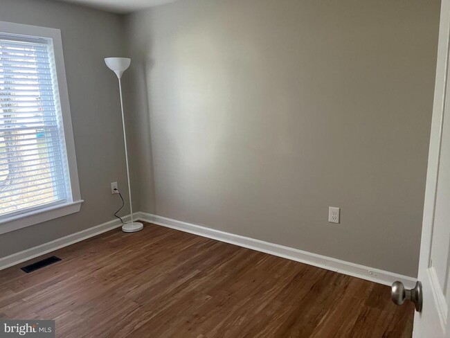 Photo - 206 Cashmere Dr