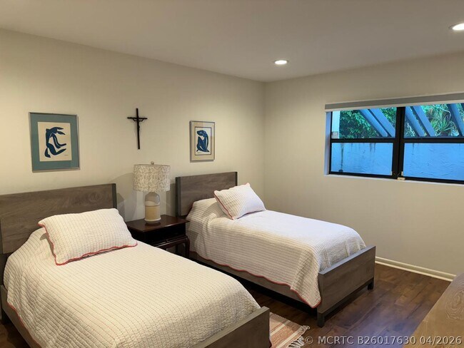 21708 Tall Palm Cir