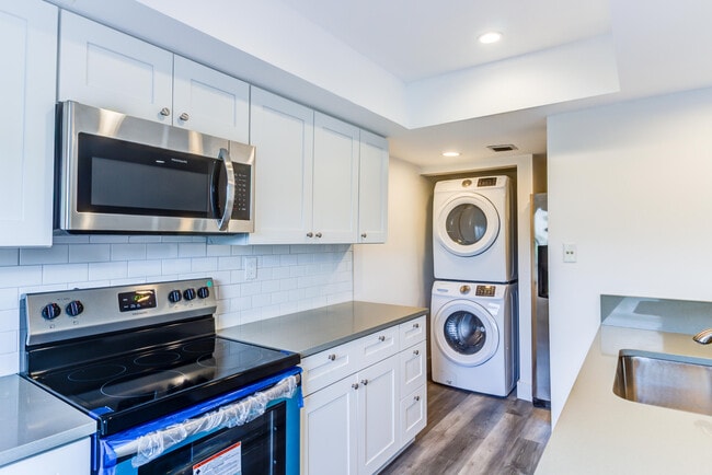 Building Photo - 9137 NW 38th Dr Rental
