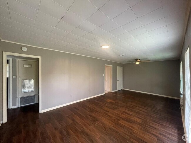 Building Photo - 5314 Dewberry St Rental