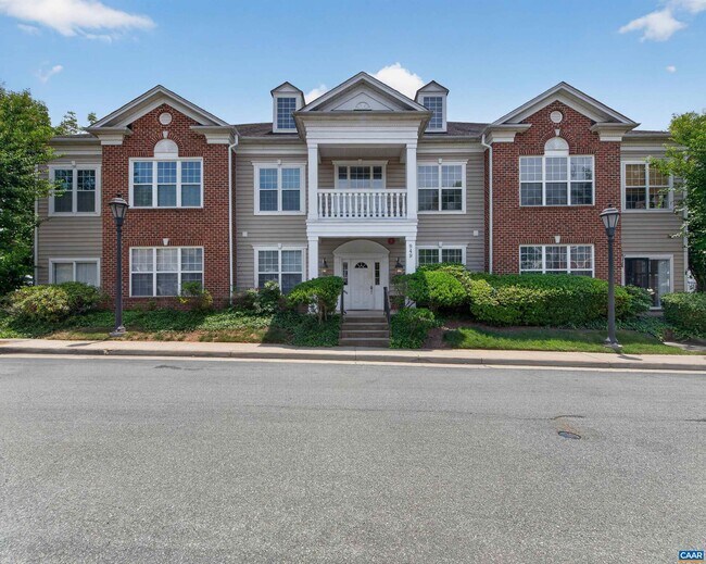 949 Glenwood Station Ln Unit 101