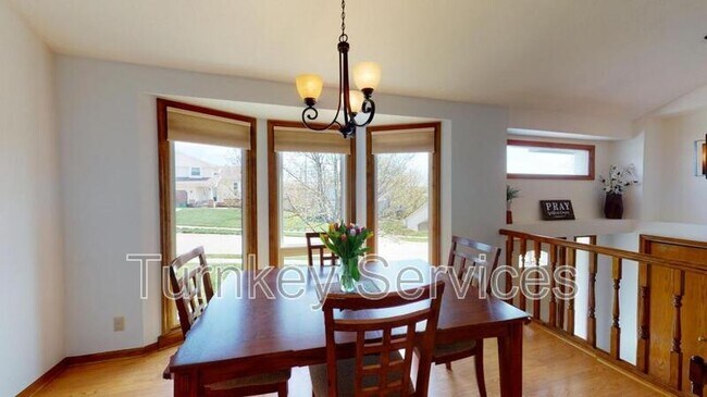 Photo - 204 Summerset Dr