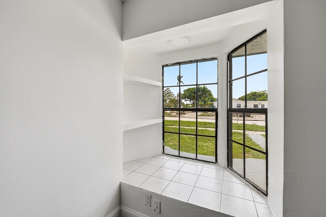 Photo - 1060 SW 5th Terrace