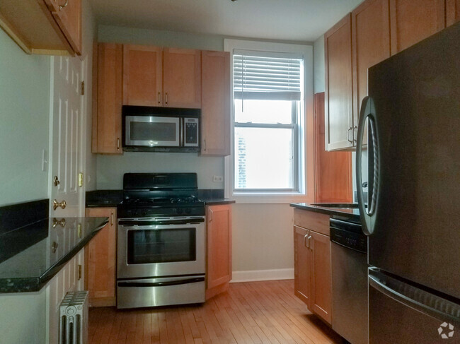 Building Photo - 1946 W Leland Ave Unit 2 Rental