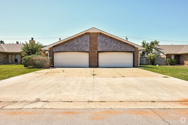 Building Photo - Great 1/2 Duplex in NW OKC Rental