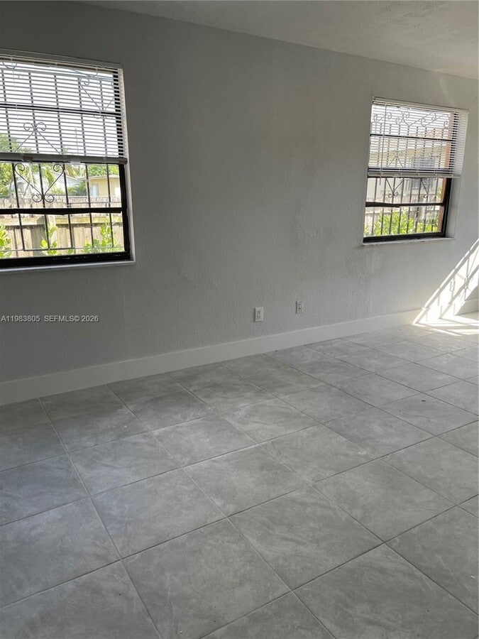 Photo - 2041 NW 6th St Unidad a