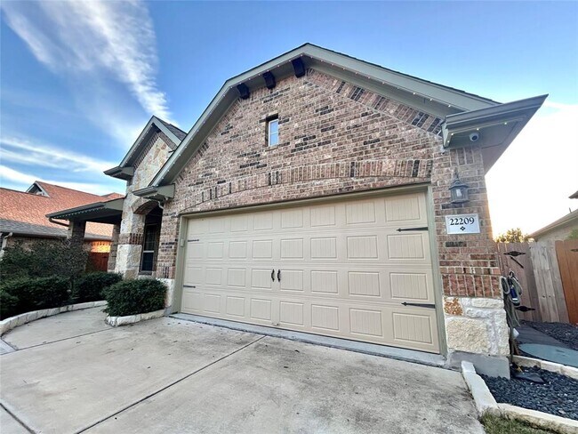 Photo - 22209 Cross Timbers Bnd