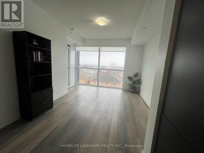 Photo - 5220 Dundas St Unité D414