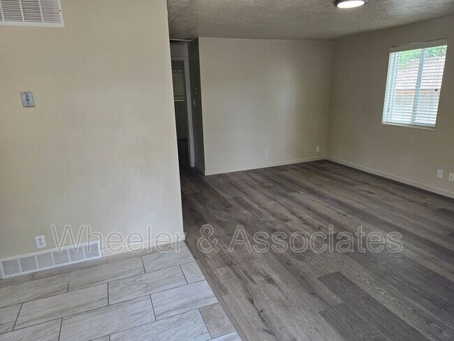 Photo - 3070 Eccles Ave