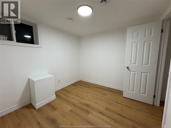Photo - 2148 Tecumseh Rd W
