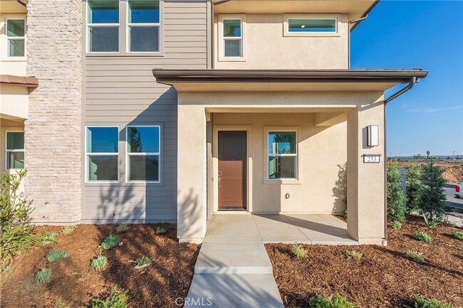 Photo - 253 Westdale