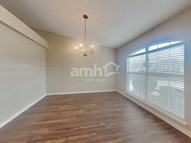 Photo - 10072 Lancashire Dr