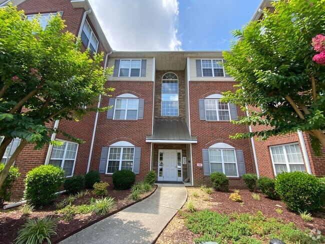Building Photo - 6981 Hanesbrook Cir Unit 202 Rental