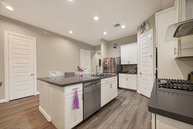 Photo - 2209 Hidden Meadow Ln