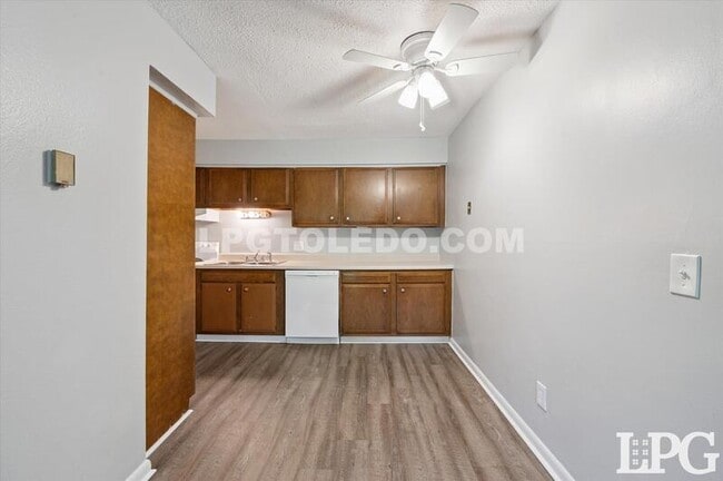 Photo - 3348 Arlington Ave Unidad 6