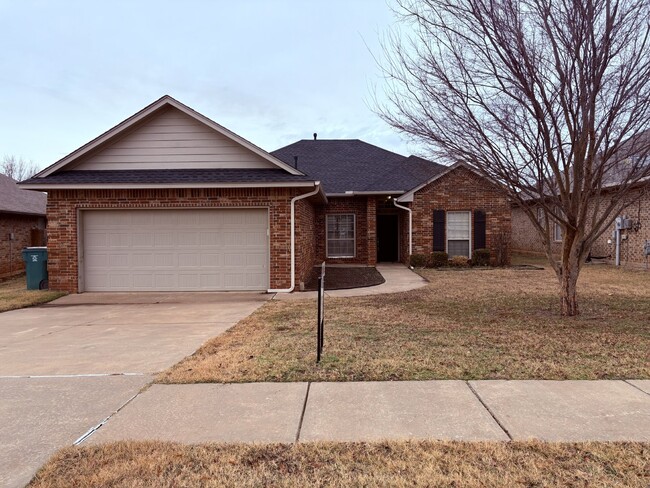 Three bedroom home in Edmond! - Three bedroom home in Edmond!