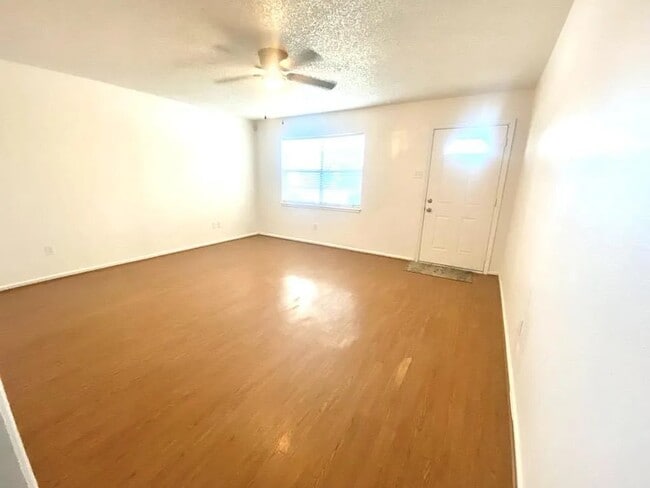 Photo - 4618 Fordham St