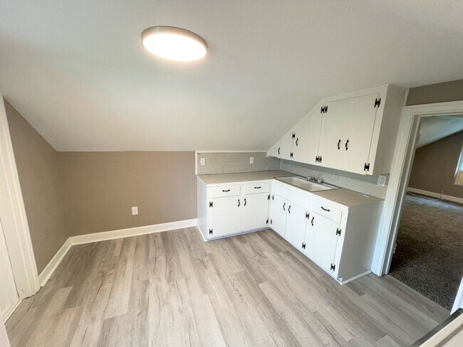 Photo - 1965 Kingsley Dr Unit 1965 1/2 Kingsley Dr. - RTR 12/08