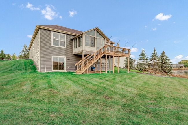 Photo - 2660 Harnish Dr