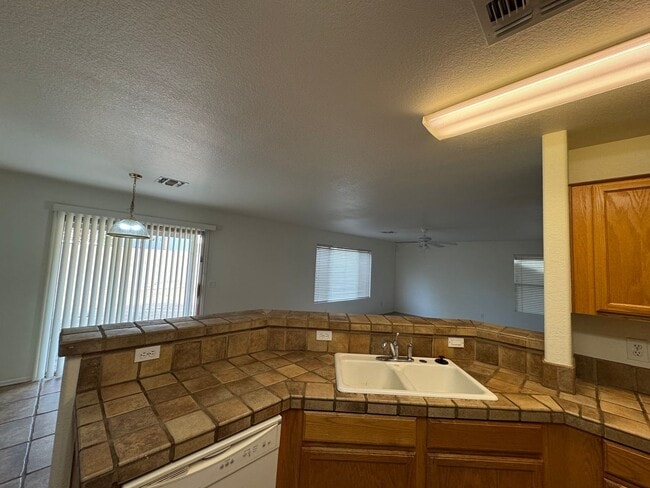 Photo - 3 BEDROOM HOME IN GILBERT