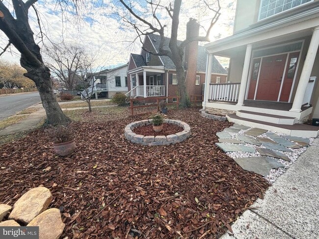 Photo - 728 18th St S