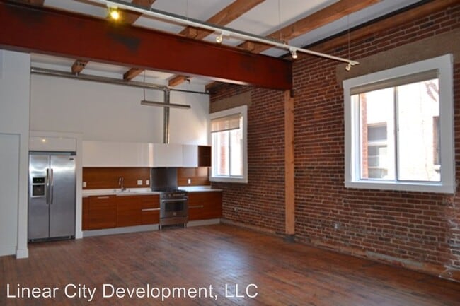 Photo - 2121 E 7th Pl