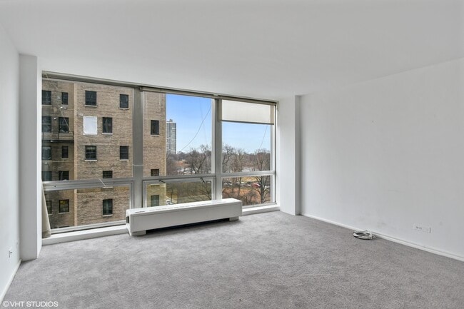 Photo - 2400 N Lakeview Ave Unit 701