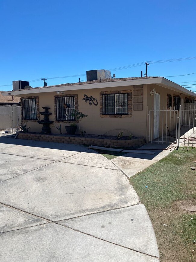 Photo - 2p2106 Unit #A