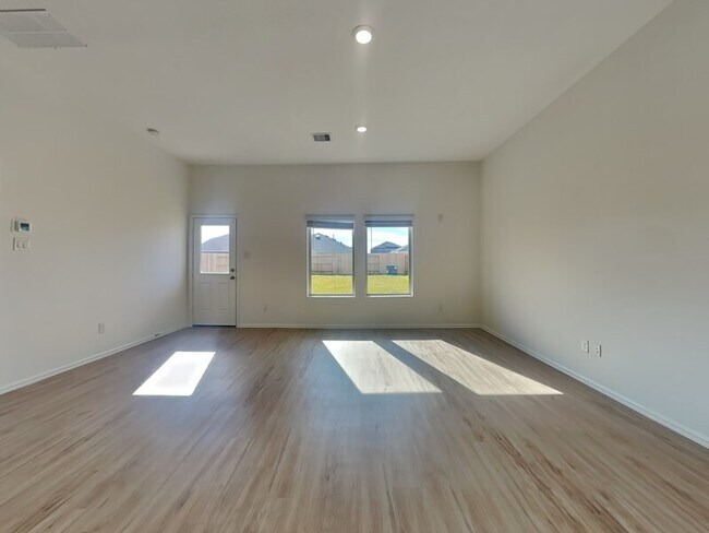 Photo - 27019 Breakaway Ln