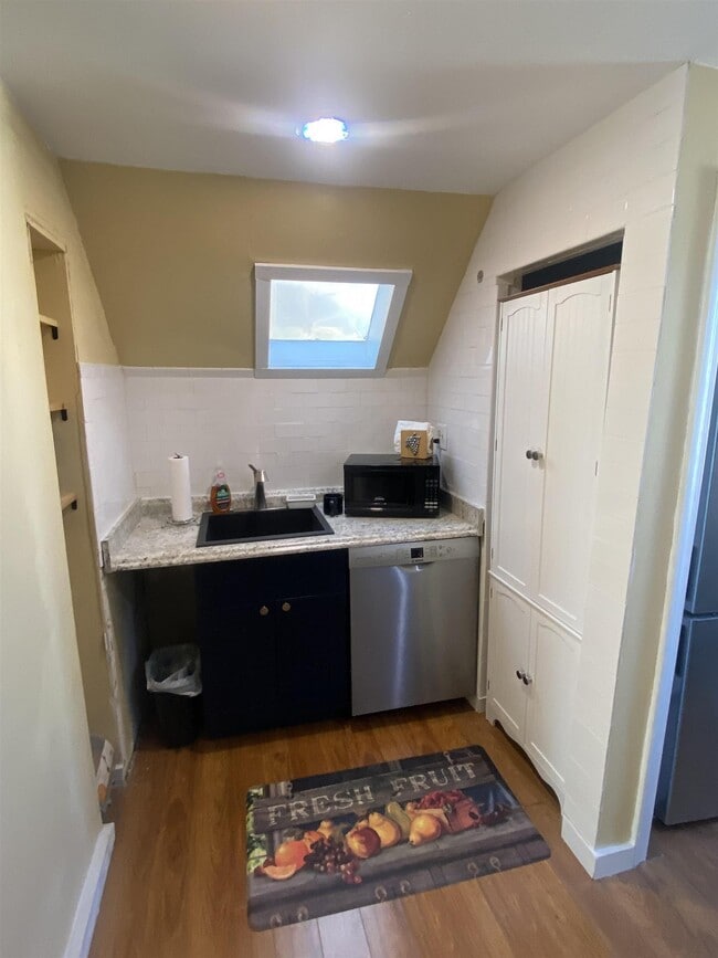 Photo - 11 Beech St Unit 2