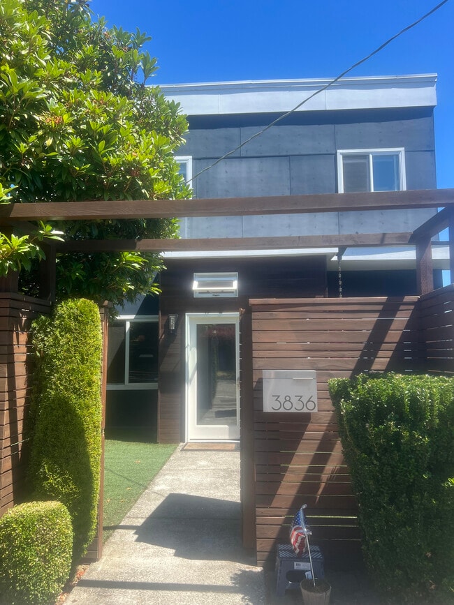 Building Photo - 3836 34th Ave SW
