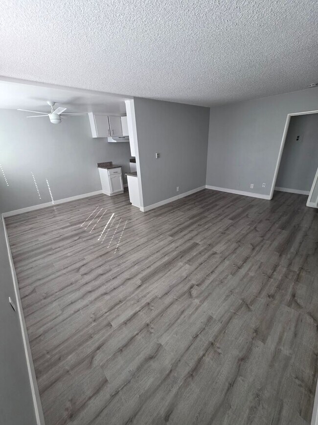 Photo - 721 Venice Way