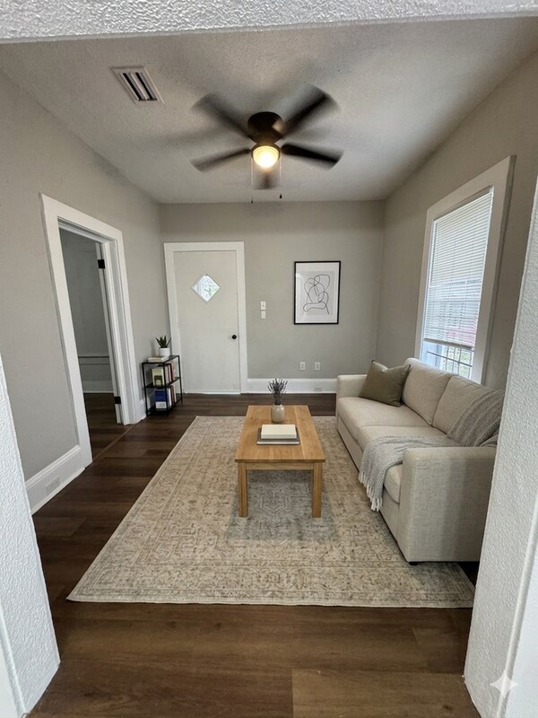 Photo - 1459 W 23rd St