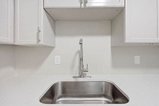 Photo - 4800 Hoyle Dr