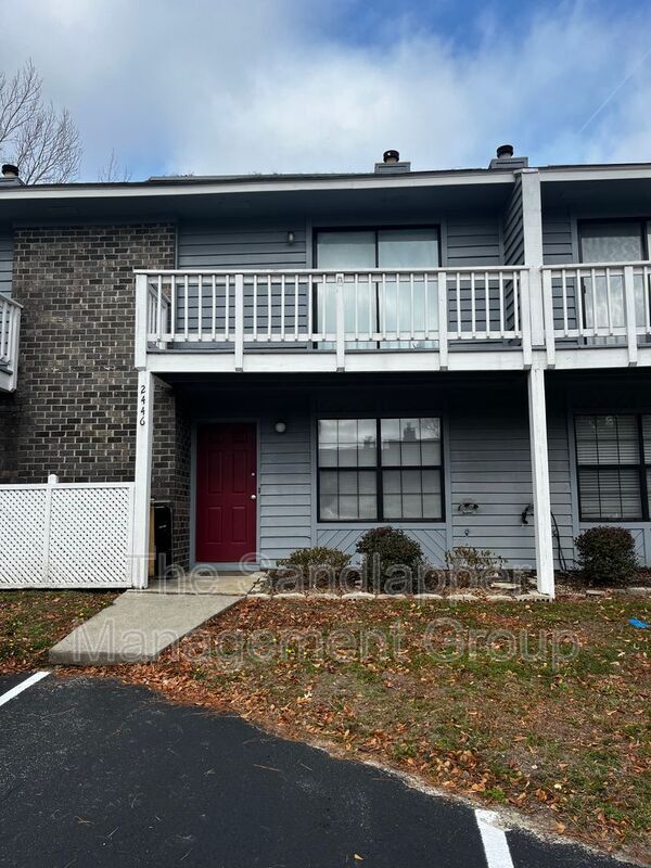 Building Photo - 2446 Woodstock Ave Rental