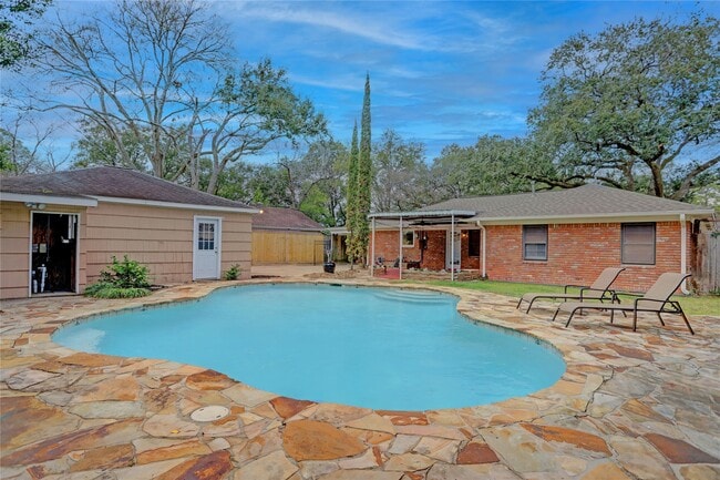 Photo - 9917 Cedardale Dr