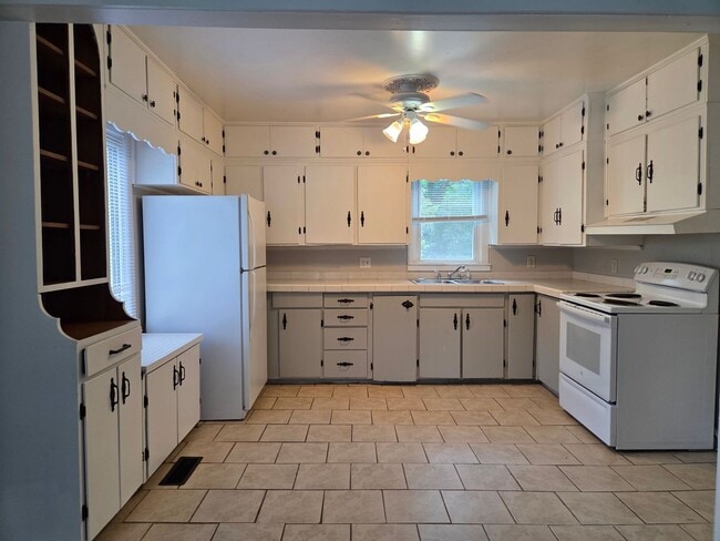 Photo - 1027 Holland Ave