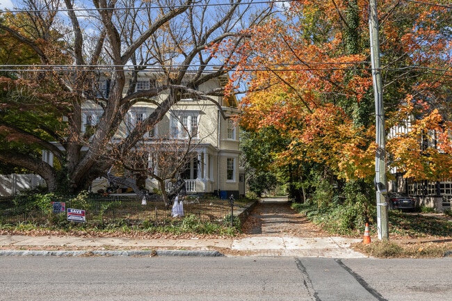 Photo - 131 W Walnut Ln Unidad 2