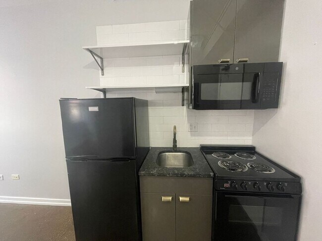 Photo - 1136 W Wilson Ave Unit 225