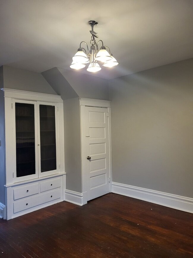 Photo - Large 4 Bedroom in Bellevue! Available June