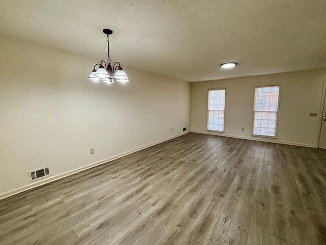 Photo - 5296 Weyden Trail Unit B