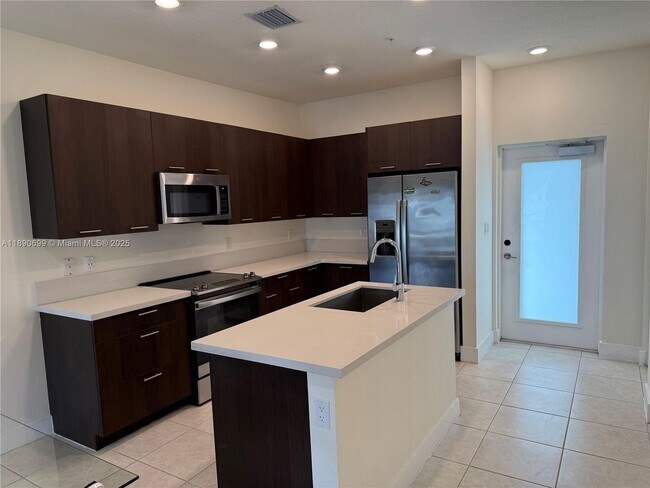 Photo - 8301 NW 41st St