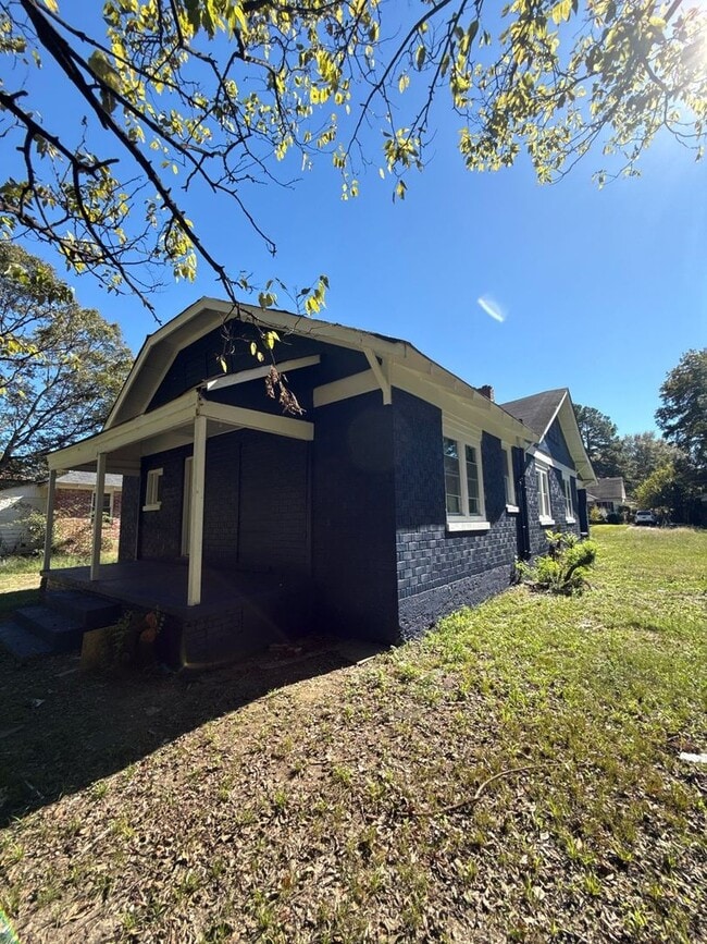 Photo - Fully Renovated Home in Berclair/Highland Heights – Section 8 Welcome!