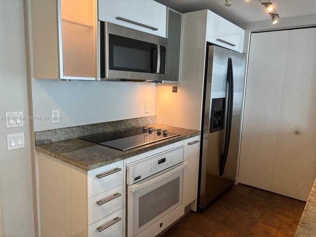 Photo - 185 SW 7th St Unidad 1410