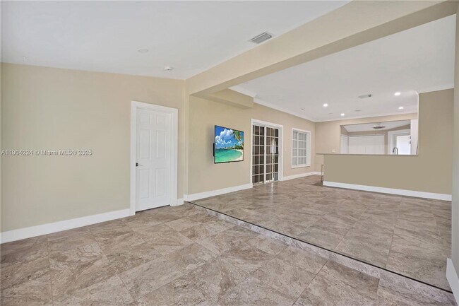 Photo - 818 NE 3rd St