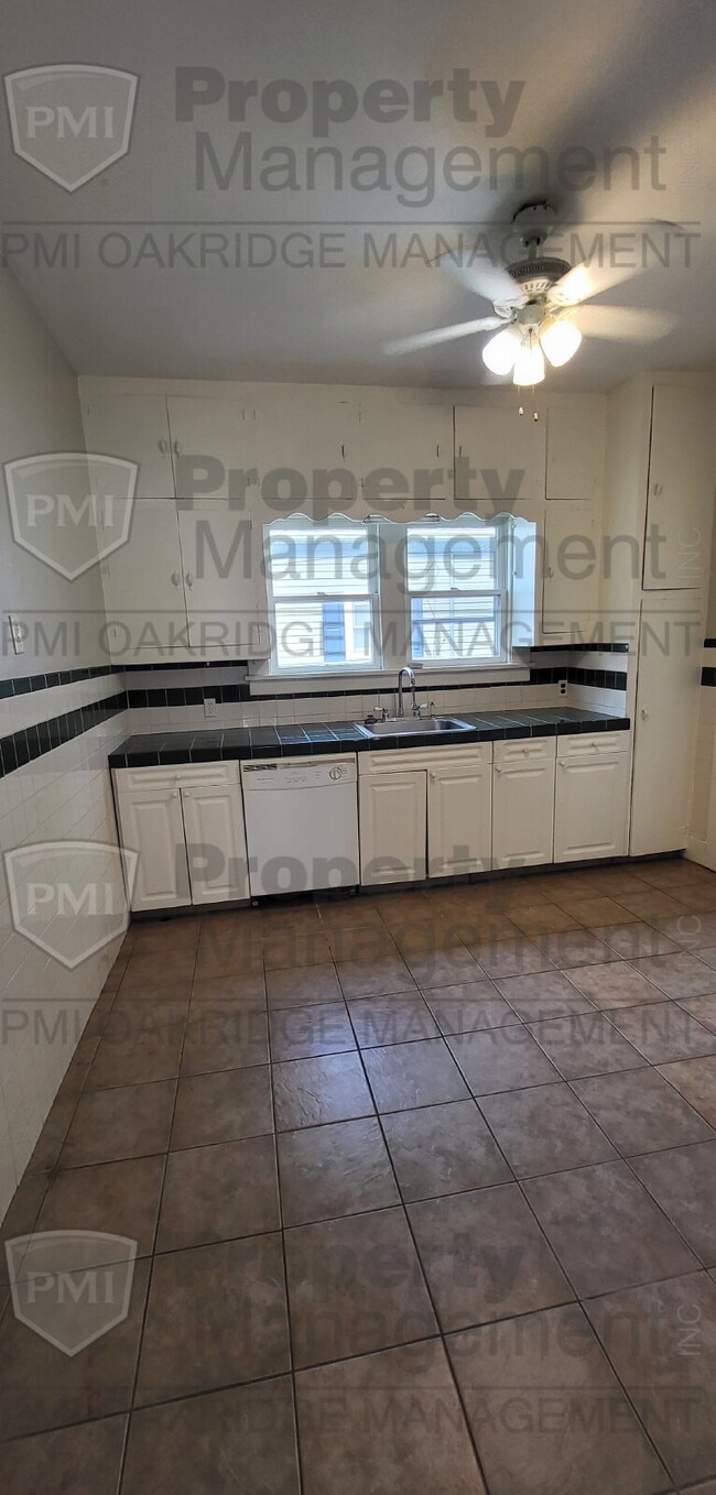 Photo - 3 Bedroom Home with 2 Car Garage