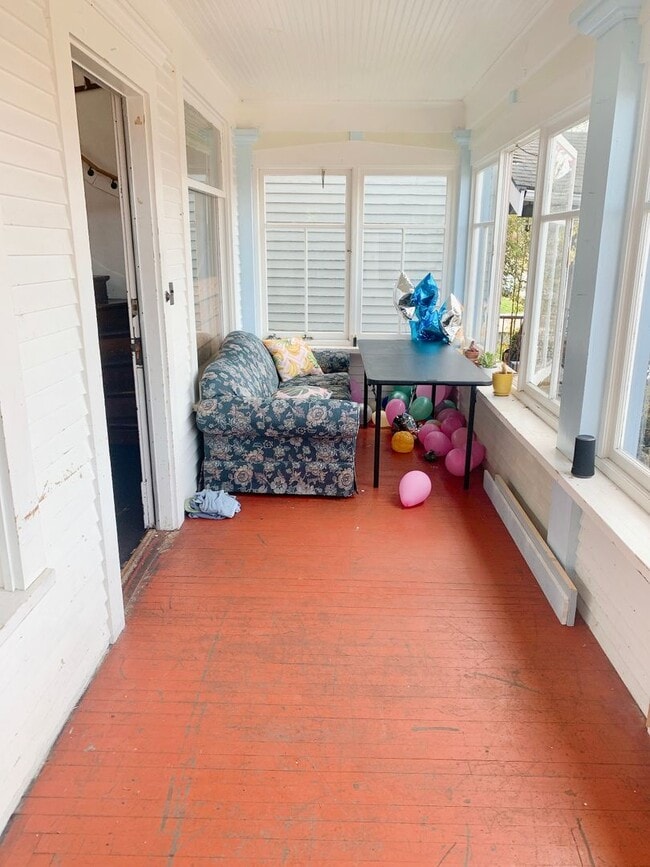 Photo - PRELEASING: Classic N Garden 6 bdrm/3 bath near WWU North Campus