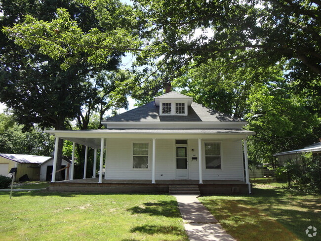 Building Photo - 801 N Pershing St Rental