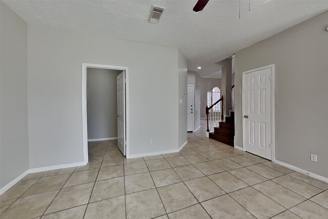 Photo - 7918 Hidden Oaks Ln