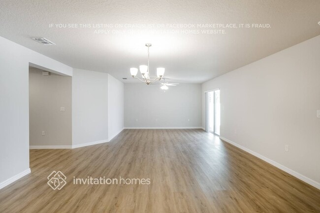 Photo - 700 Grandeur St SE